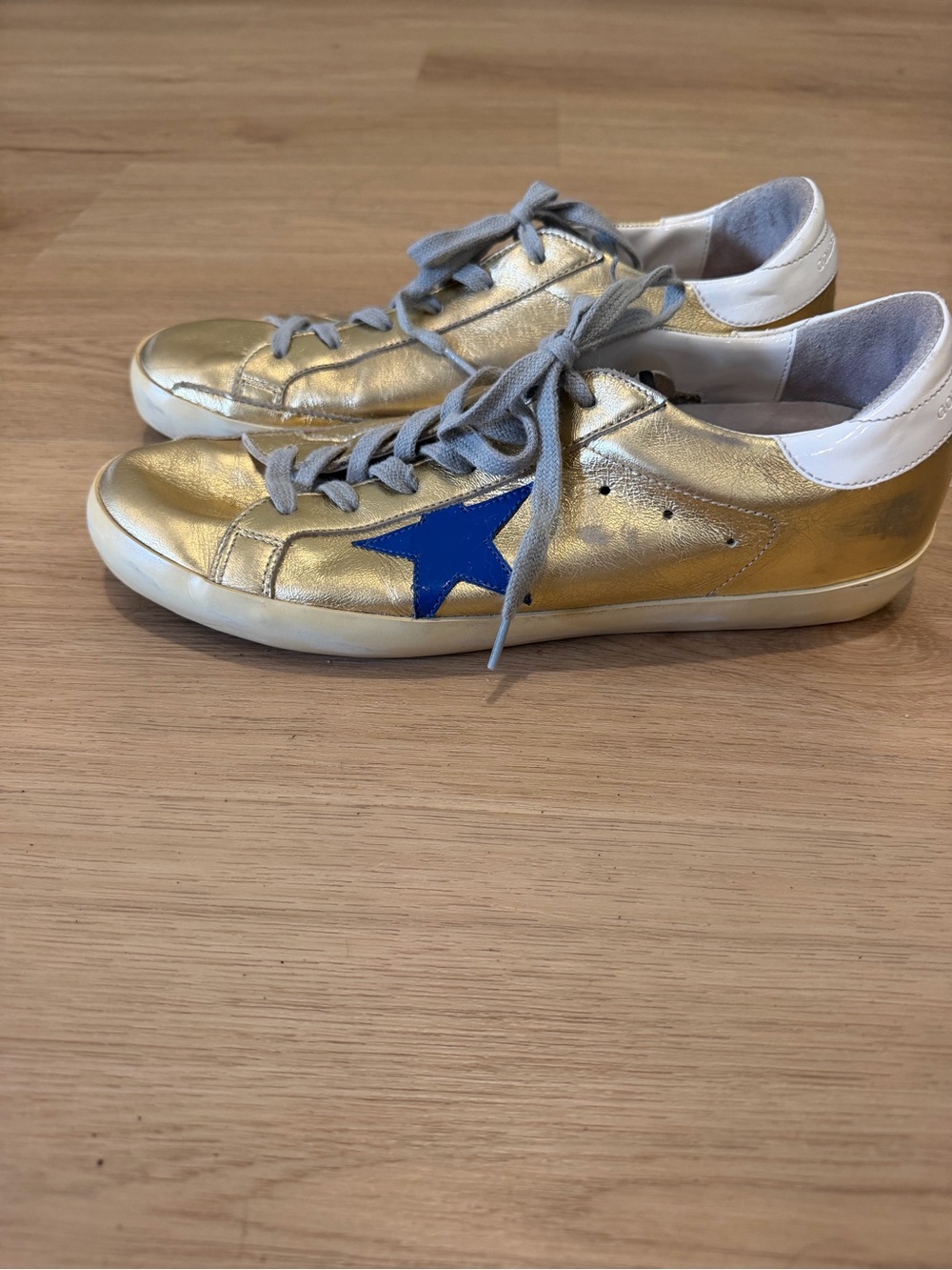 Golden Goose Metallic Gold Star Sneakers with Red and Blue Accents - Picture 2 of 6